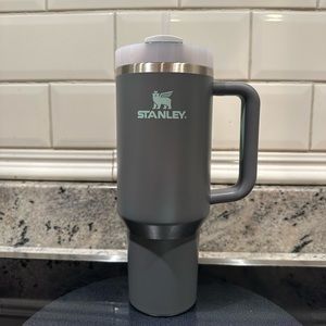Stanley 40oz Quencher H2.0 Flowstate™ Tumbler - Charcoal with Sage Green